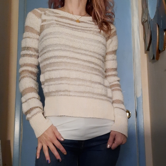 BCBG SWEATER - Picture 2 of 11